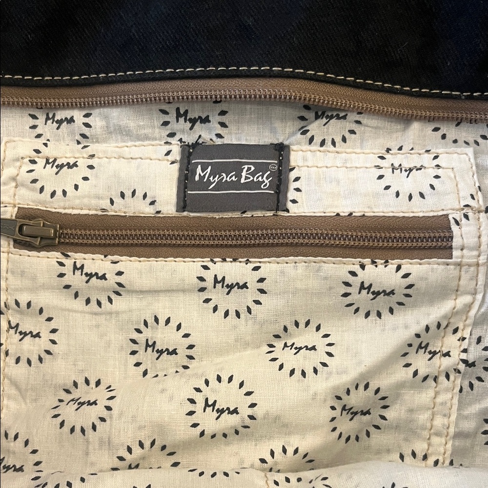 Weekender Cosmopolitan Myra Bag - image 2